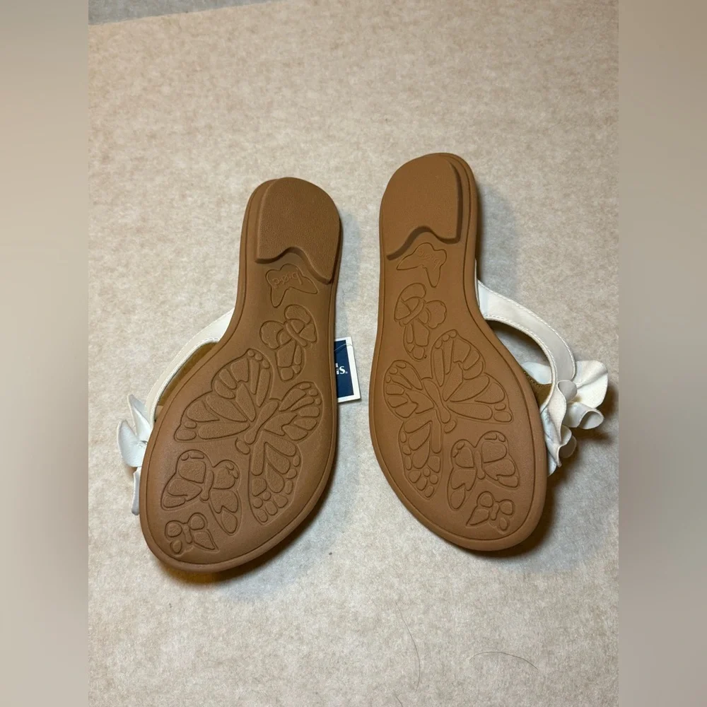 B.O.C White Flower Slip On Thong Sandals Brown Sole Size 7M NWT - Picture 5 of 6